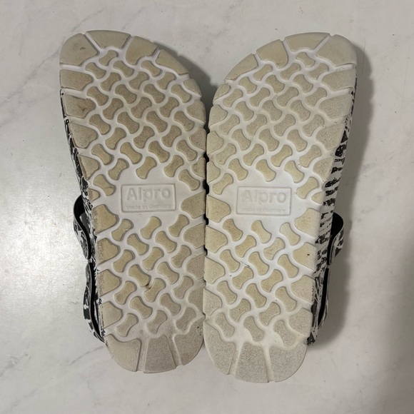 Birkenstock Alpro Women’s 6 Leather White Black Clogs Outdoor Granola Girl - Picture 7 of 8